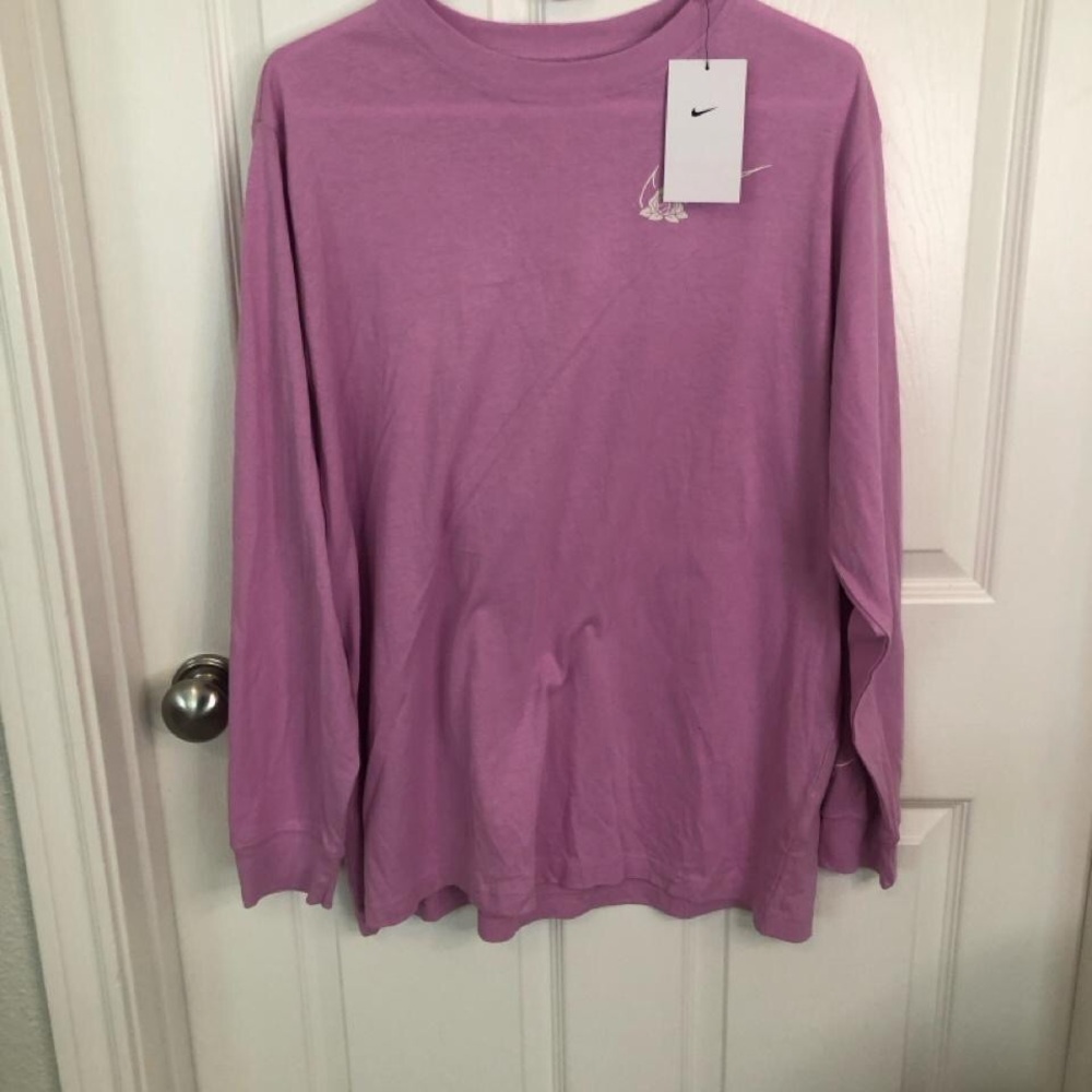 Nike Long-Sleeve Tee in pink/Lavender